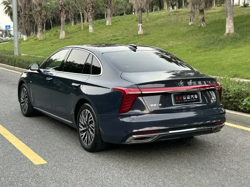 2024 Hongqi H5 с пробегом 13 000 км