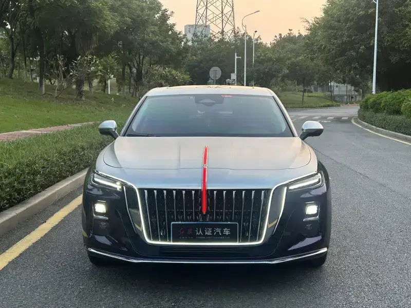 2025 Hongqi H5 с пробегом 7 300 км