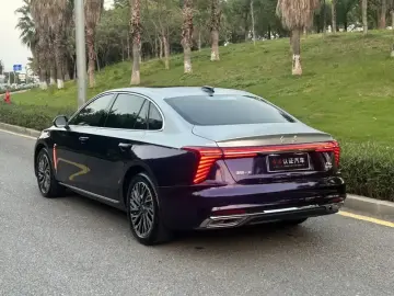 2025 Hongqi H5 с пробегом 7 300 км