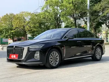 2023 Hongqi H5 с пробегом 14 000 км