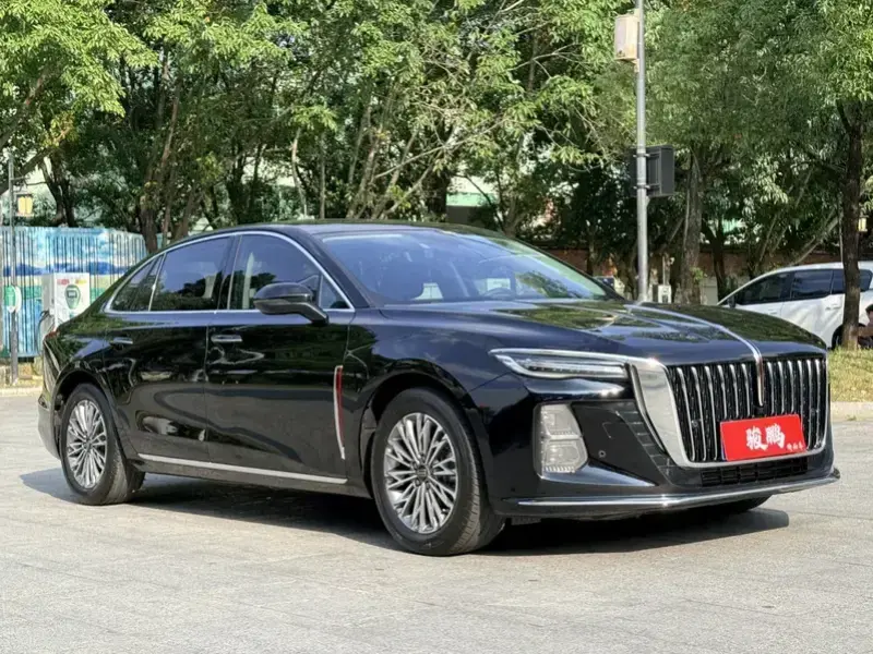 2023 Hongqi H5 с пробегом 14 000 км