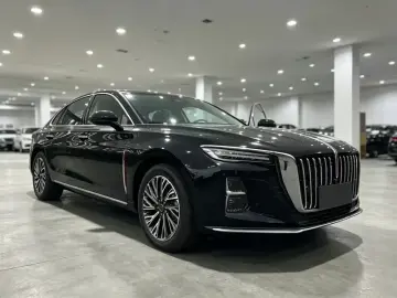 2024 Hongqi H5 с пробегом 11 000 км