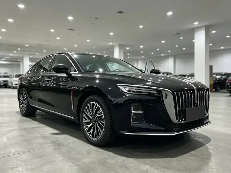 2024 Hongqi H5 с пробегом 11 000 км