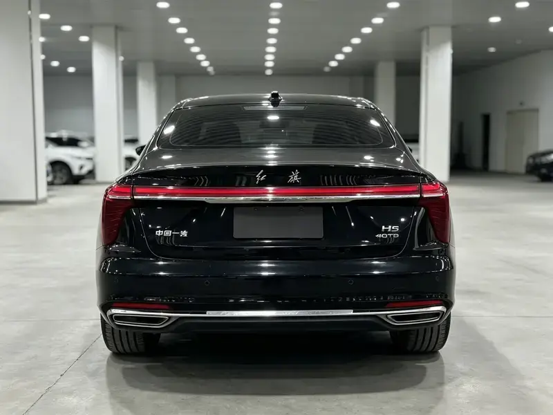 2024 Hongqi H5 с пробегом 11 000 км
