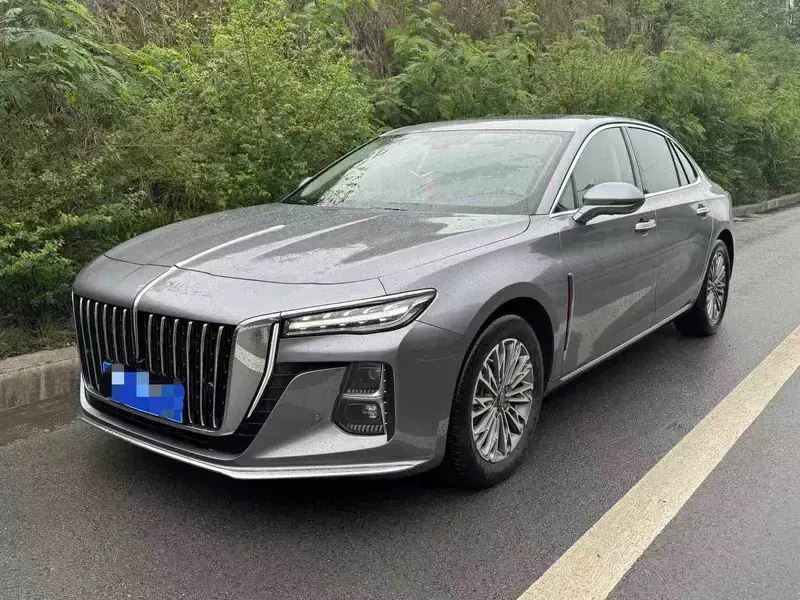 2024 Hongqi H5 с пробегом 42 000 км