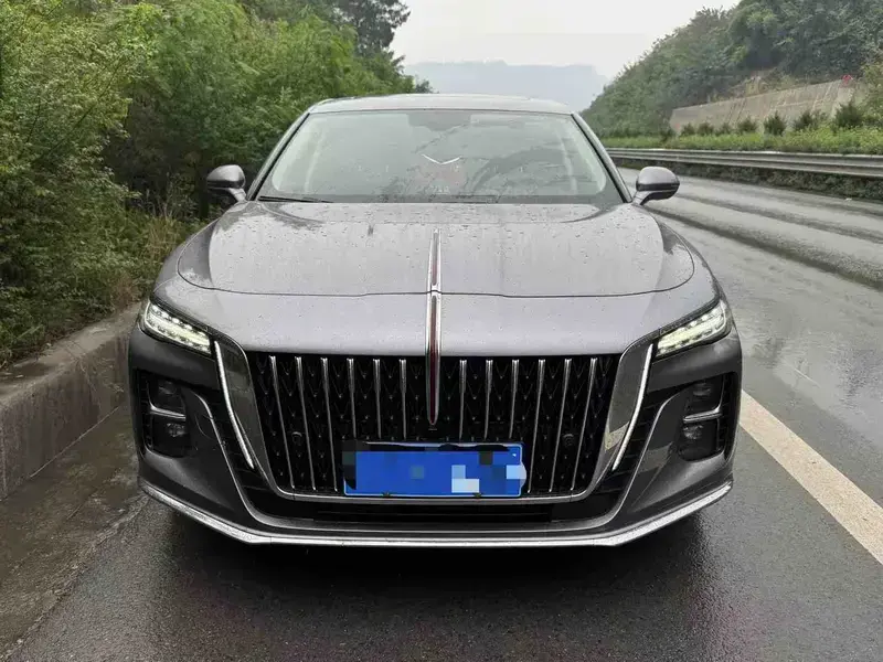 2024 Hongqi H5 с пробегом 42 000 км