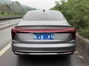 2024 Hongqi H5 с пробегом 42 000 км