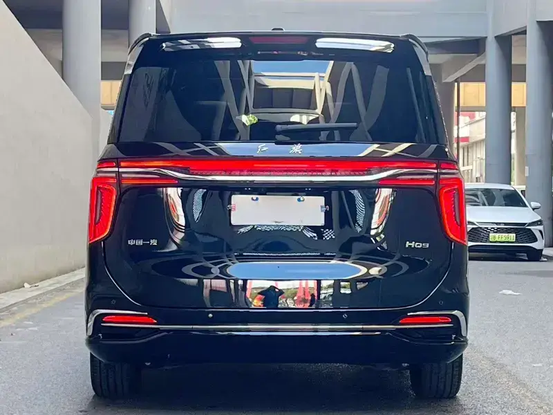 2022 Hongqi HQ9 с пробегом 27 000 км
