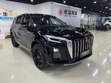 2025 Hongqi HS3 с пробегом 8 000 км