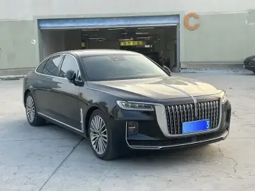 2023 Hongqi H9 с пробегом 26 000 км