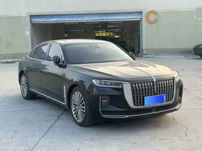 2023 Hongqi H9 с пробегом 26 000 км