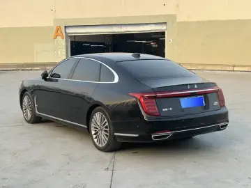 2023 Hongqi H9 с пробегом 26 000 км