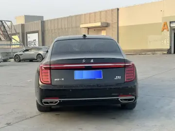 2023 Hongqi H9 с пробегом 26 000 км
