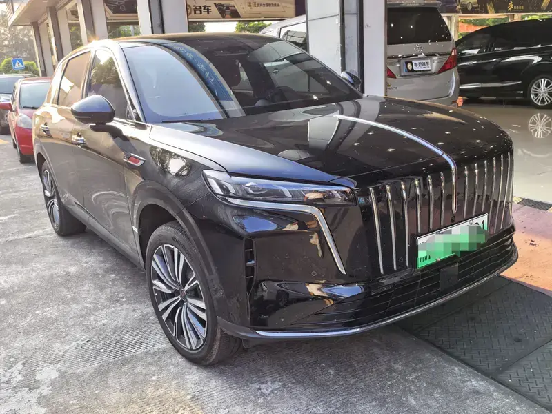 2026 Hongqi HS6 с пробегом 8 000 км
