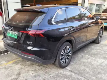 2026 Hongqi HS6 с пробегом 8 000 км