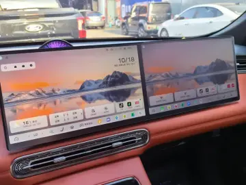 2026 Hongqi HS6 с пробегом 8 000 км