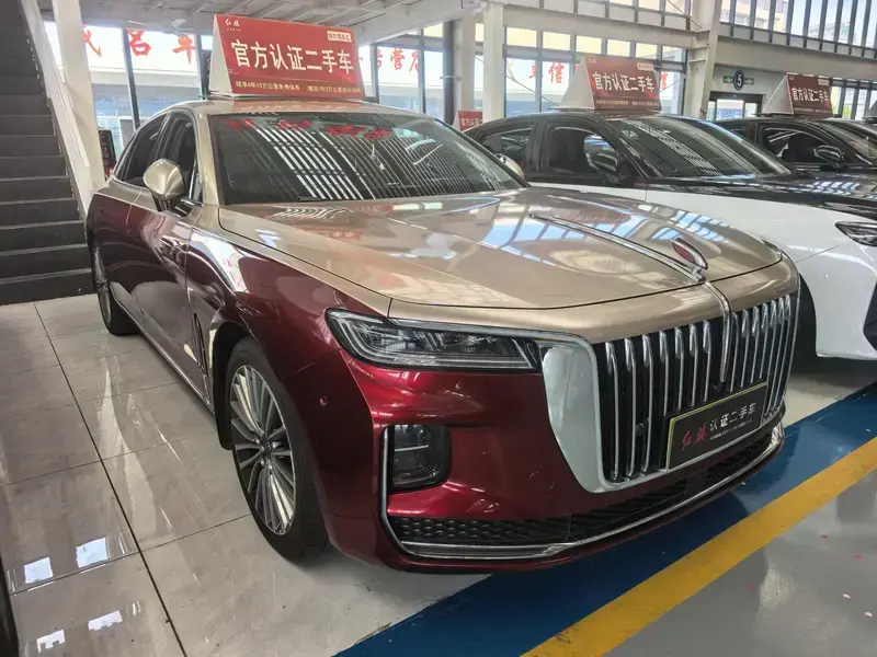 2022 Hongqi H9 с пробегом 30 000 км