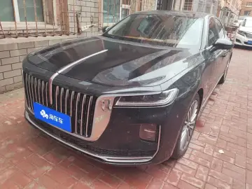 2020 Hongqi H9 с пробегом 15 000 км