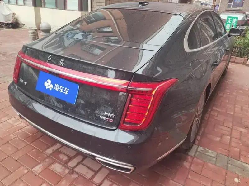 2020 Hongqi H9 с пробегом 15 000 км