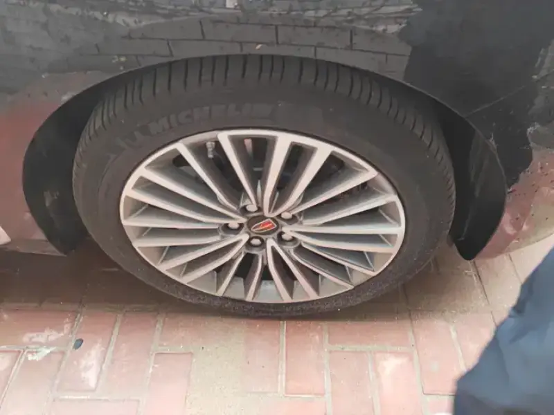2020 Hongqi H9 с пробегом 15 000 км