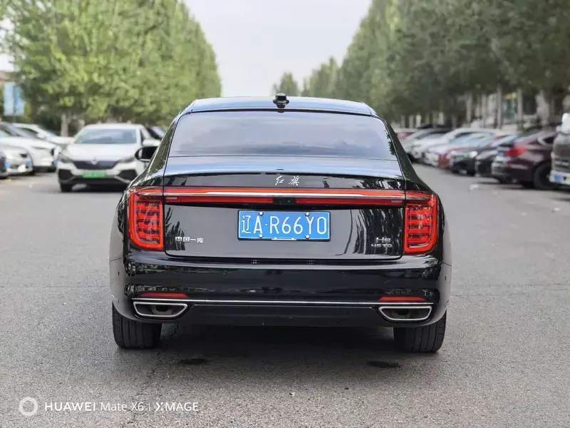 2020 Hongqi H9 с пробегом 49 000 км