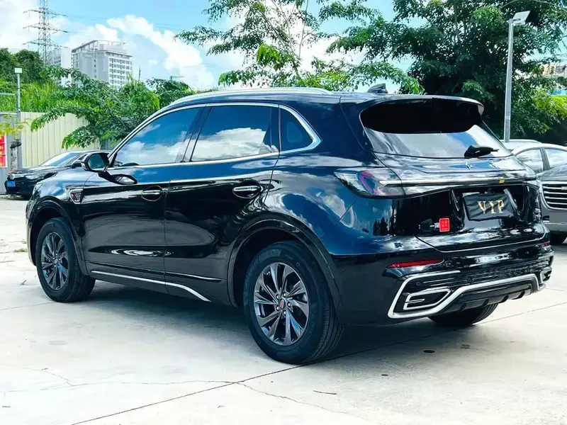 2023 Hongqi HS5 с пробегом 30 000 км