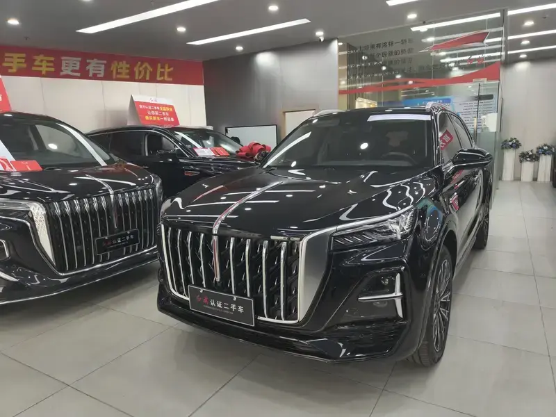 2023 Hongqi HS5 с пробегом 45 000 км