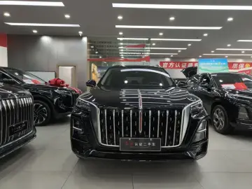 2023 Hongqi HS5 с пробегом 45 000 км