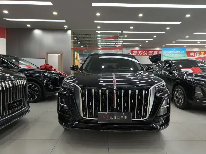 2023 Hongqi HS5 с пробегом 45 000 км