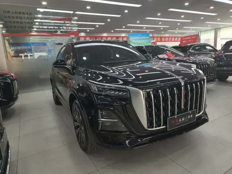2023 Hongqi HS5 с пробегом 45 000 км