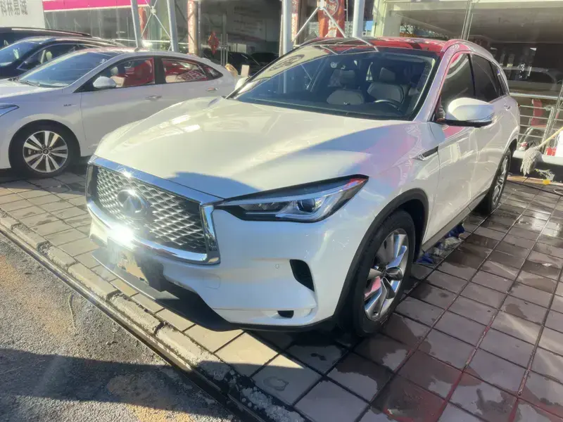 2020 Infiniti QX50 с пробегом 49 000 км
