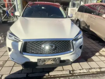 2020 Infiniti QX50 с пробегом 49 000 км