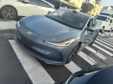 IM Motors (Zhiji) L6