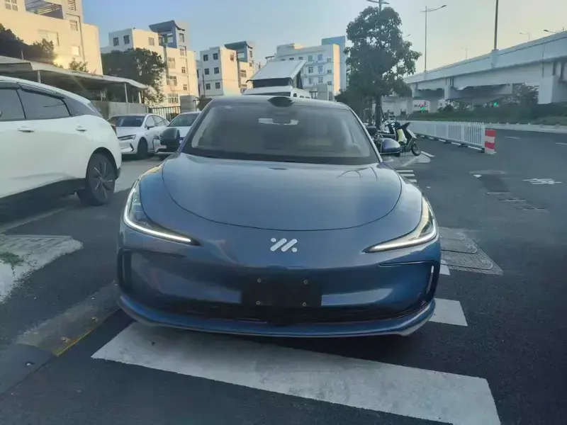 2024 IM Motors (Zhiji) L6 с пробегом 50 000 км