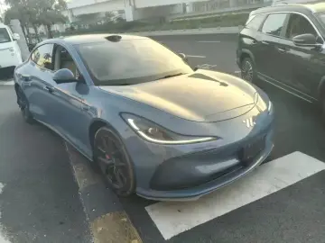 2024 IM Motors (Zhiji) L6 с пробегом 50 000 км