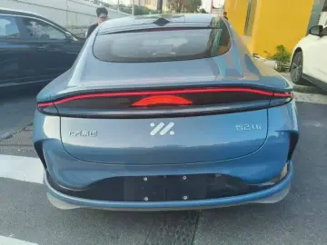 2024 IM Motors (Zhiji) L6 с пробегом 50 000 км