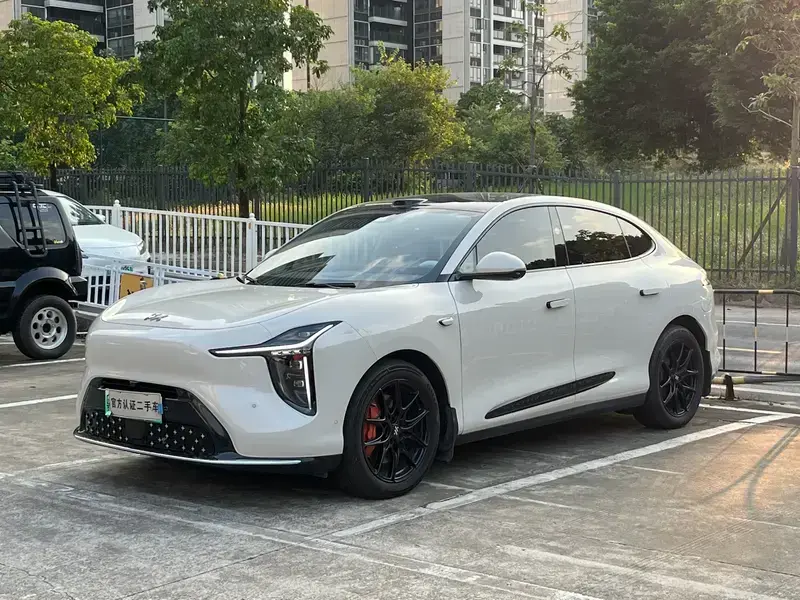 2026 IM Motors (Zhiji) LS6 с пробегом 15 000 км