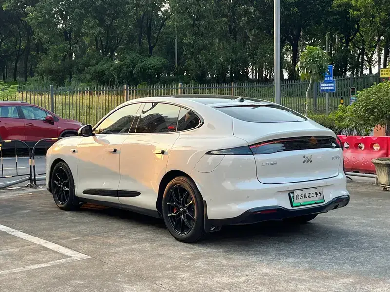 2026 IM Motors (Zhiji) LS6 с пробегом 15 000 км