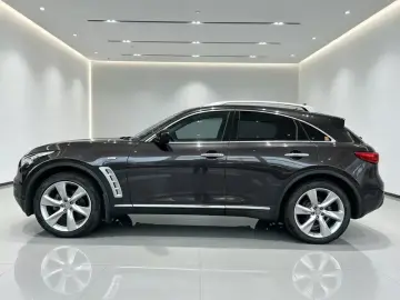 2011 Infiniti FX с пробегом 225 000 км