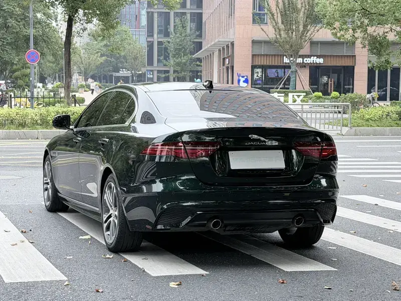 2022 Jaguar XE с пробегом 54 000 км