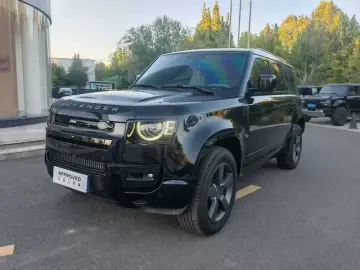 2025 Land Rover Defender с пробегом 17 900 км