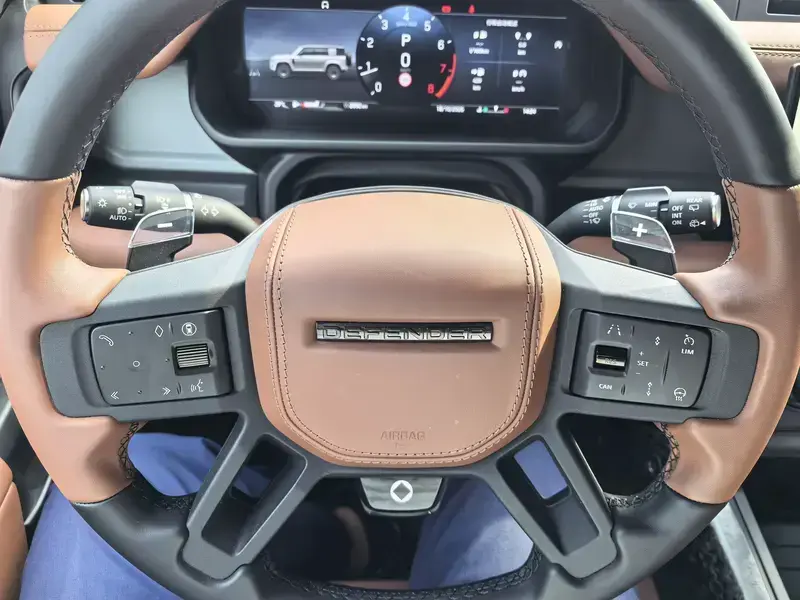 2026 Land Rover Defender с пробегом 2 600 км