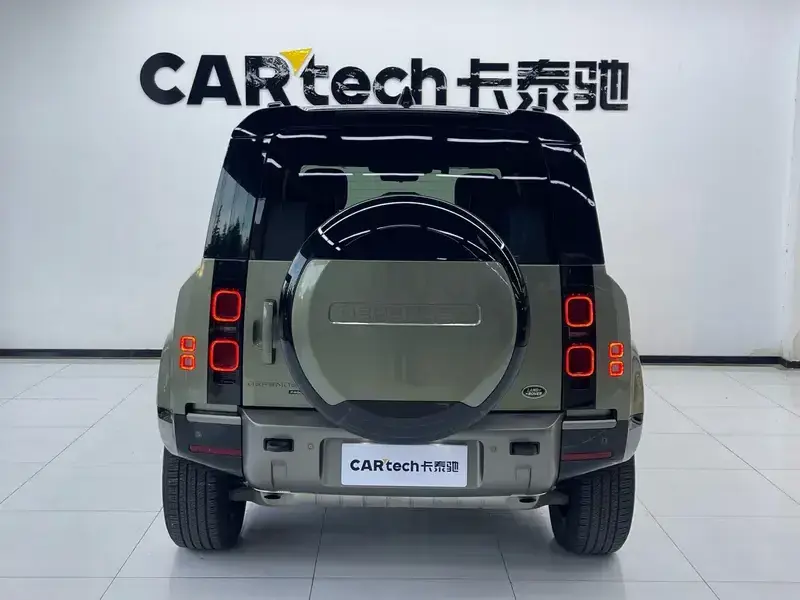 2023 Land Rover Defender с пробегом 18 000 км
