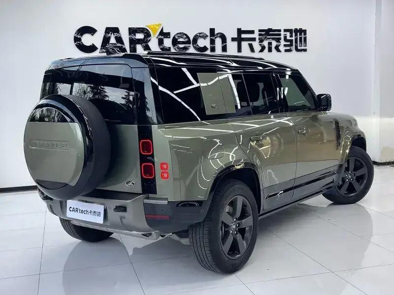 2023 Land Rover Defender с пробегом 18 000 км