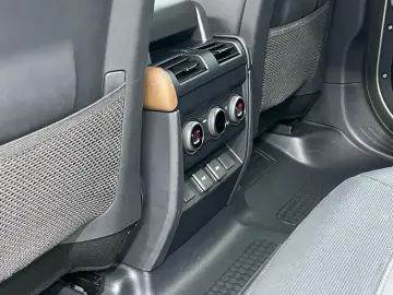 2023 Land Rover Defender с пробегом 18 000 км