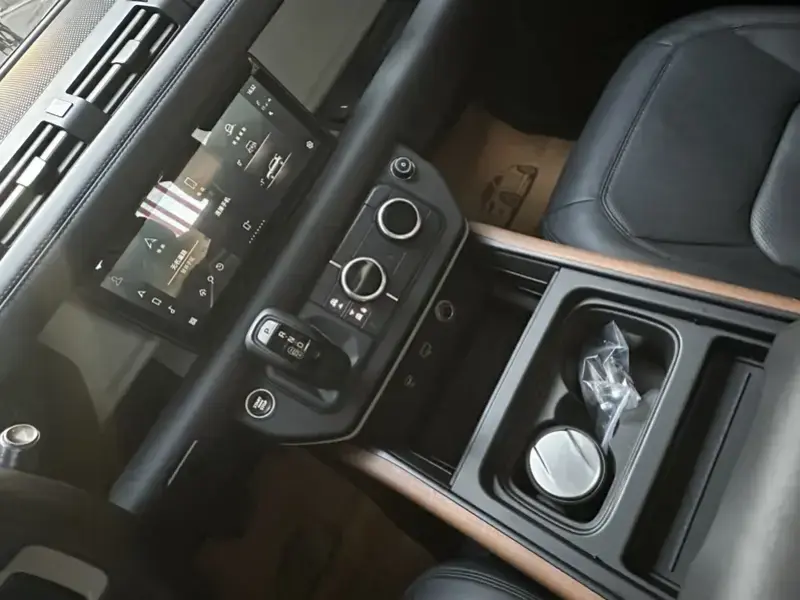 2021 Land Rover Defender с пробегом 65 000 км