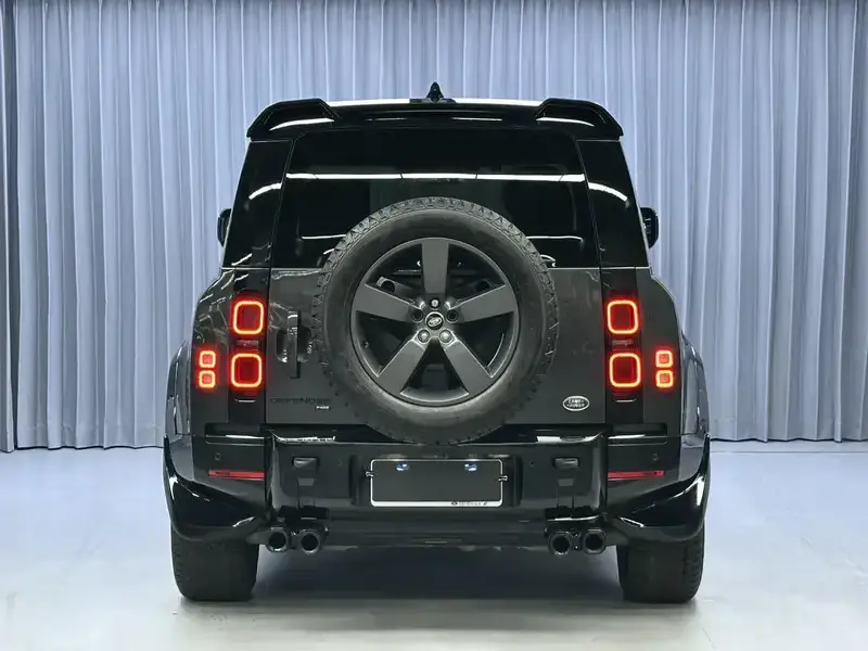 2023 Land Rover Defender с пробегом 45 000 км