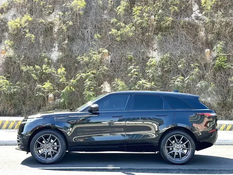 2024 Land Rover Range Rover Velar с пробегом 44 000 км