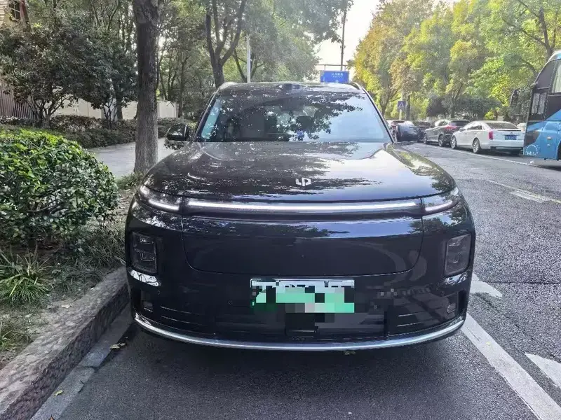 2026 Leapmotor D19 с пробегом 7 000 км