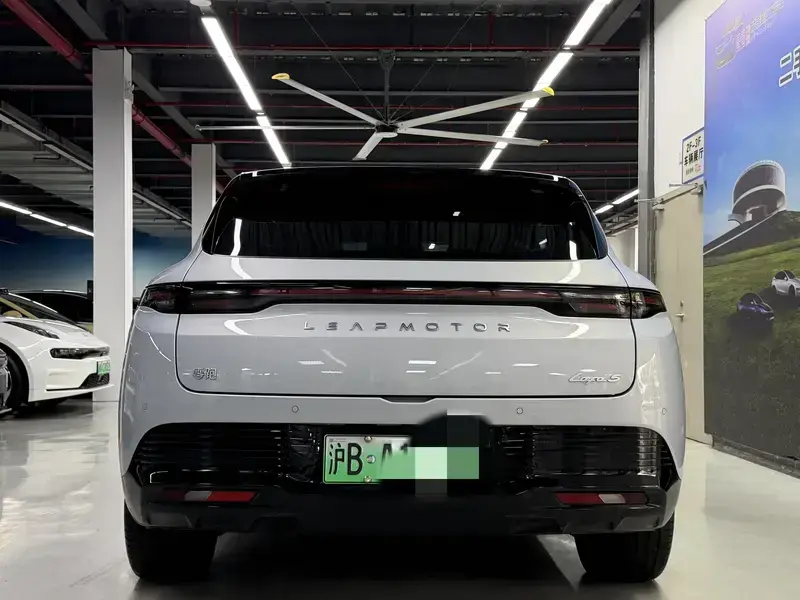 2026 Leapmotor B05 (Lafa 5) с пробегом 10 000 км